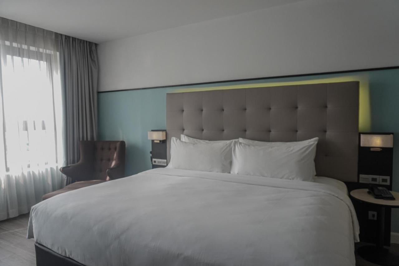 M Village Hotel Ton That Dam Хошимин Экстерьер фото