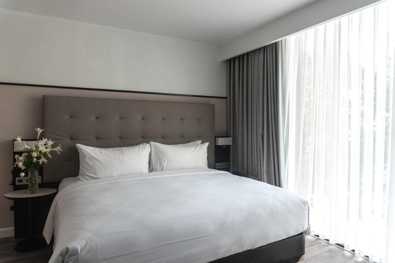 M Village Hotel Ton That Dam Хошимин Экстерьер фото