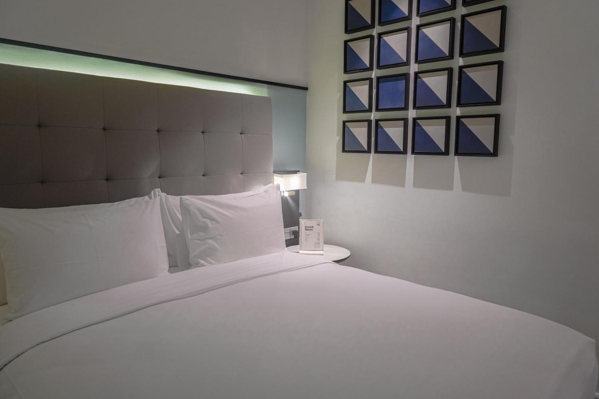 M Village Hotel Ton That Dam Хошимин Экстерьер фото
